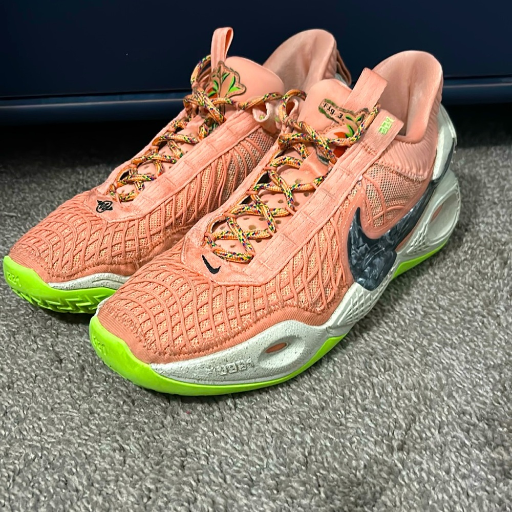 Nike zoom basketball peach shoe